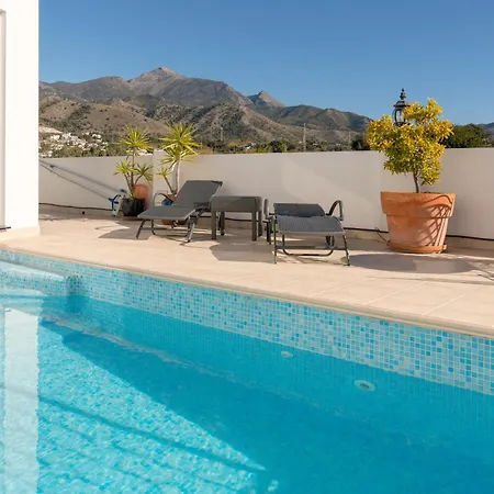 Chimenea - Luxury With Infinity Pool & Stunning Sea Views - Lual * Nerja
